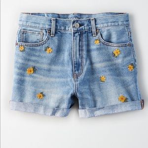 American Eagle Daisy Mom Shorts